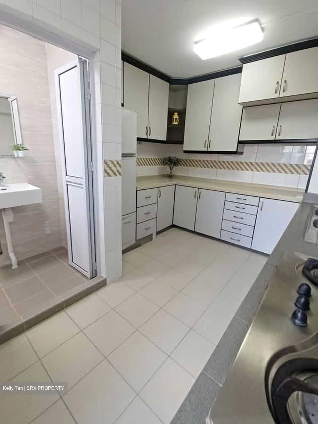 Blk 221 Kovan Green (Hougang), HDB Executive #572710831